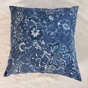 Pottery Barn Pottery Barn Evalina Reversible Floral Outdoor Pillow. NWOT.